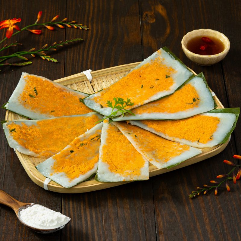 FLAT STEAMED RICE DUMPLINGS // Bánh nậm Huế - 73681