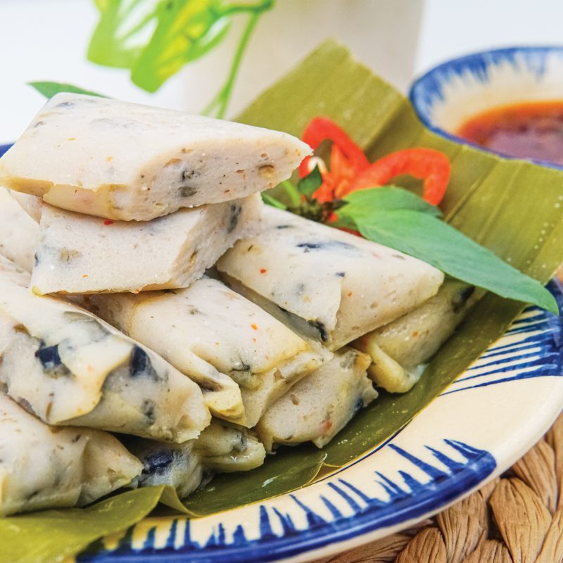 FISH LOAF WITH APPLE SNAIL // Chả ốc gói lá chuối - 73164