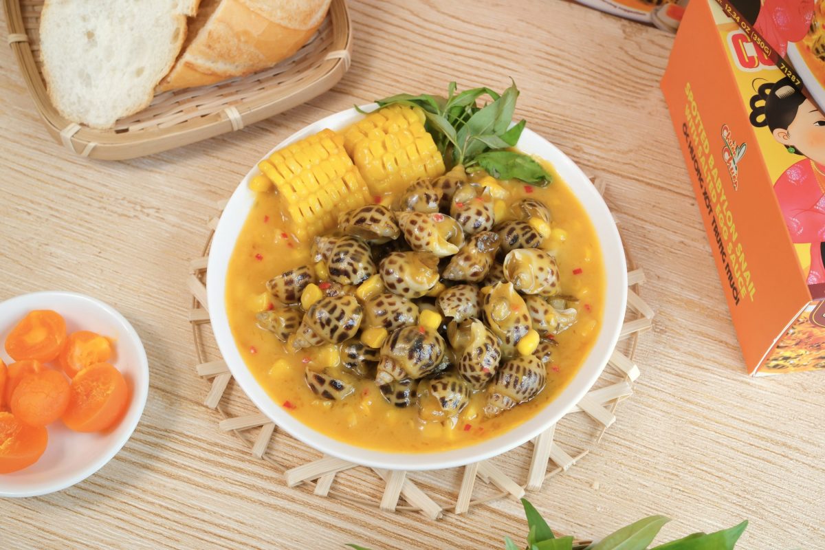 SPOTTED BABYLON SNAILS WITH SALTED EGG SAUCE // Ốc Hương Xốt Trứng Muối - Cô Bảy Đò - 71287
