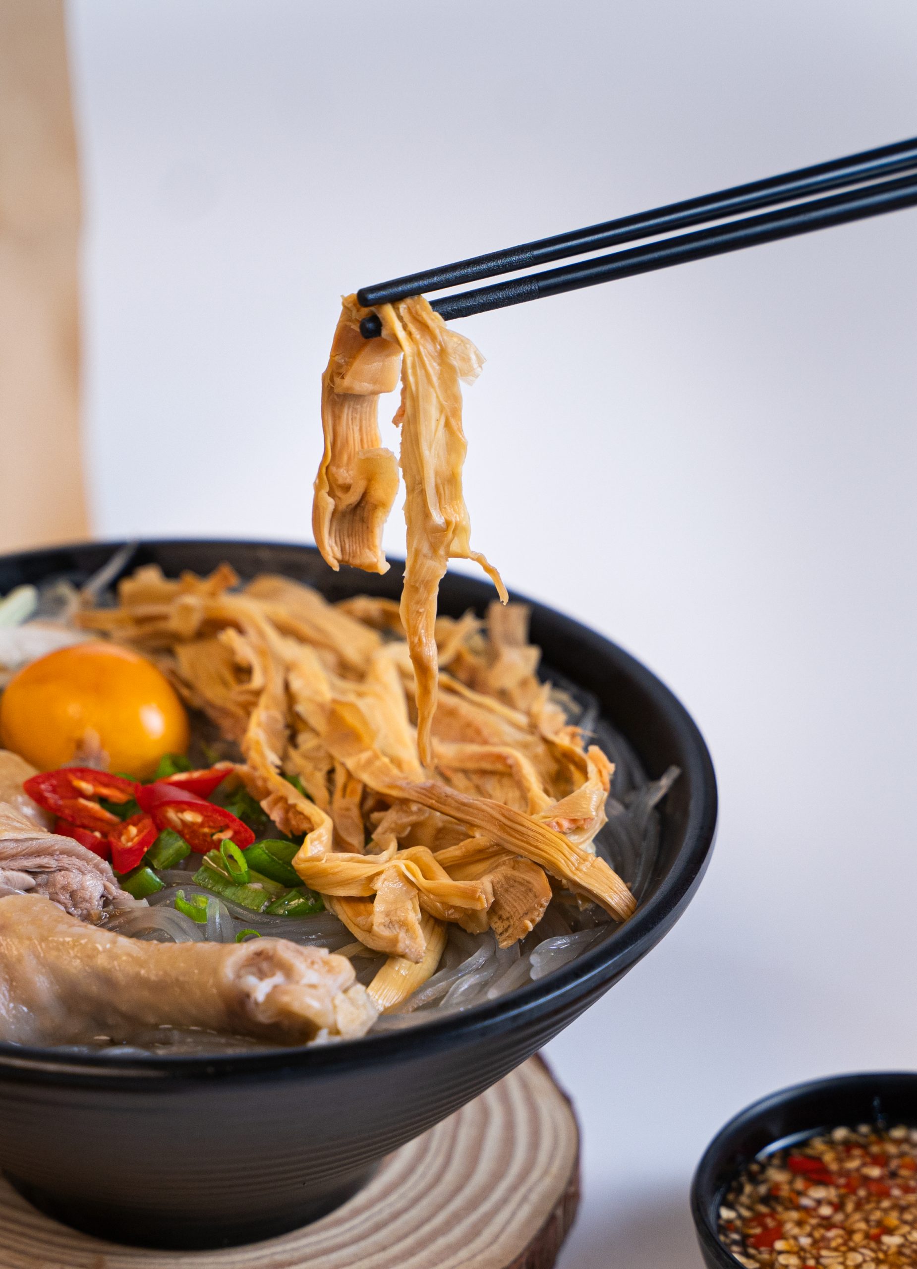 DRIED BAMBOO SHOOTS // Măng Nứa Khô - 51095